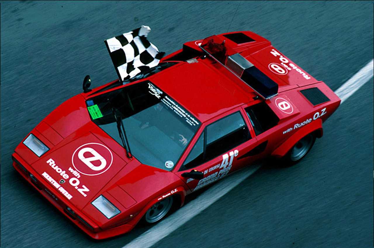 f1 safety car Lamborghini countach