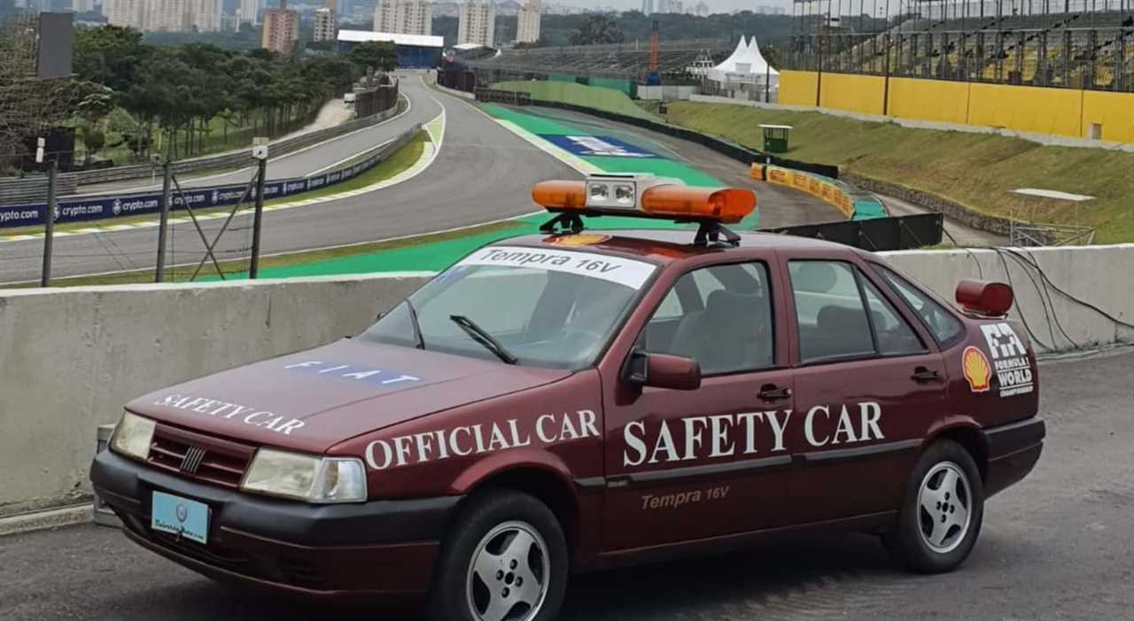 f1 safety car 