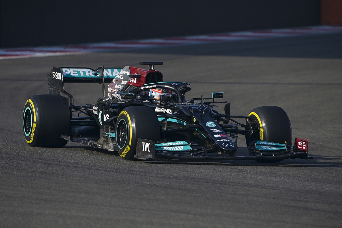 De Vries fastest on day one of the Abu Dhabi F1 test after the season
