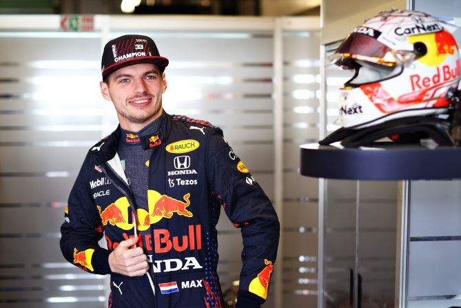 Red Bull Racing F1 Abu Dhabi post-season test with Max Verstappen and Jüri Vips