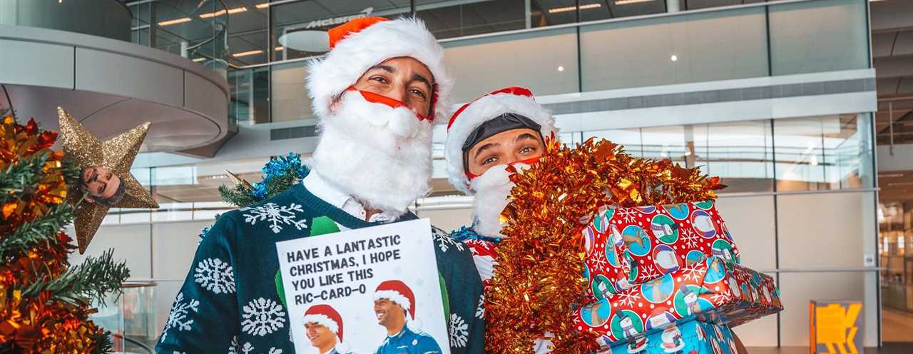 The blindfolded Christmas tree challenge