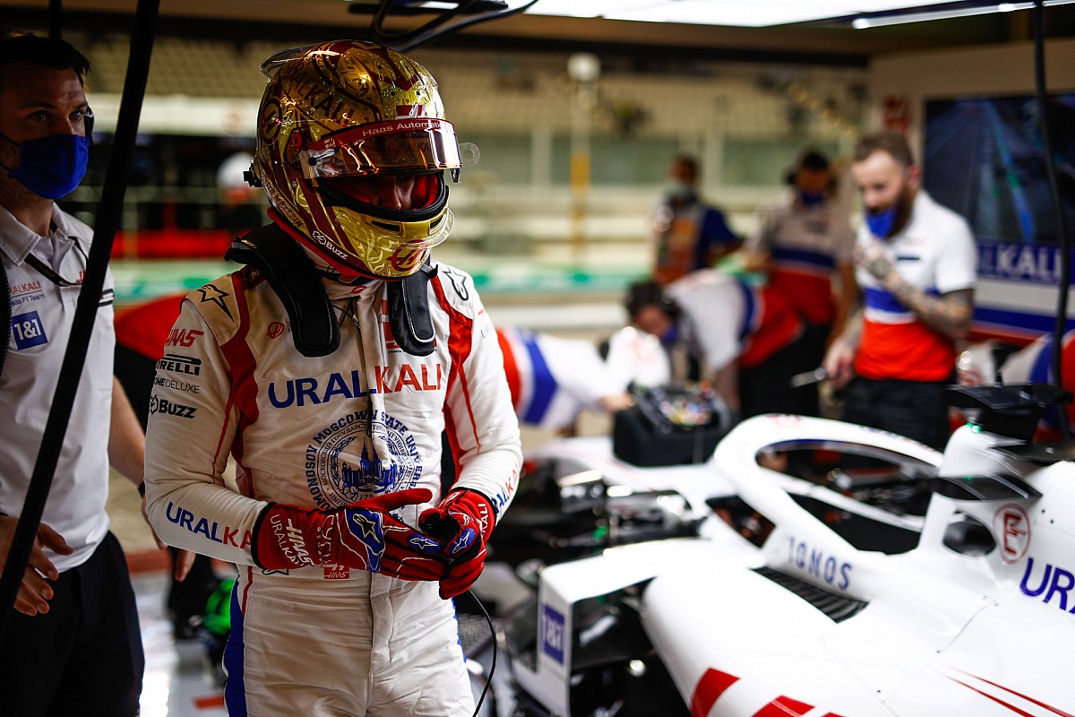 Mazepin gives himself 4 out of 5 for holding out the first F1 season