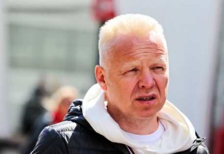 Russian journalist compares Nikita Mazepin’s salary driver image to “Bunny Boy” Lando Norris
