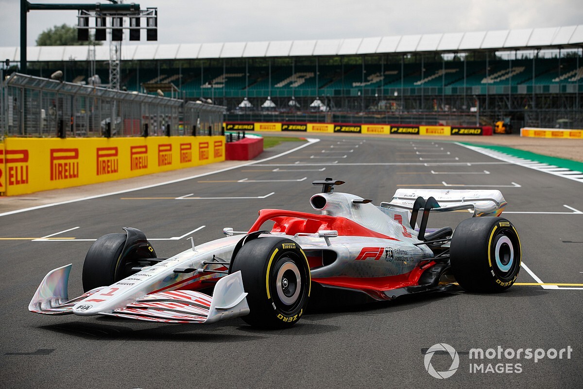"Zero Compromise" on F1 2022 focus despite McLaren fight