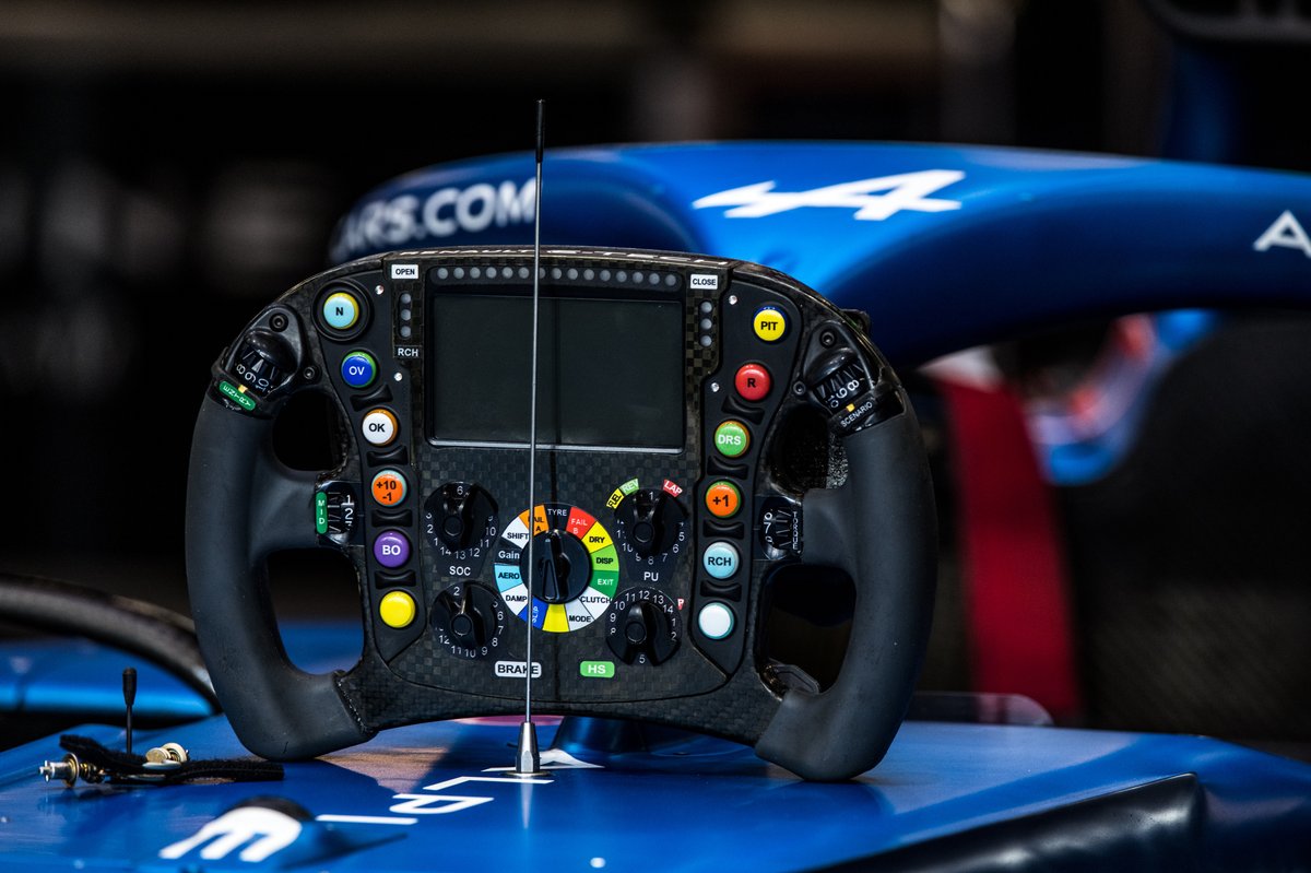 Fernando Alonso, Alpine A521 steering wheel
