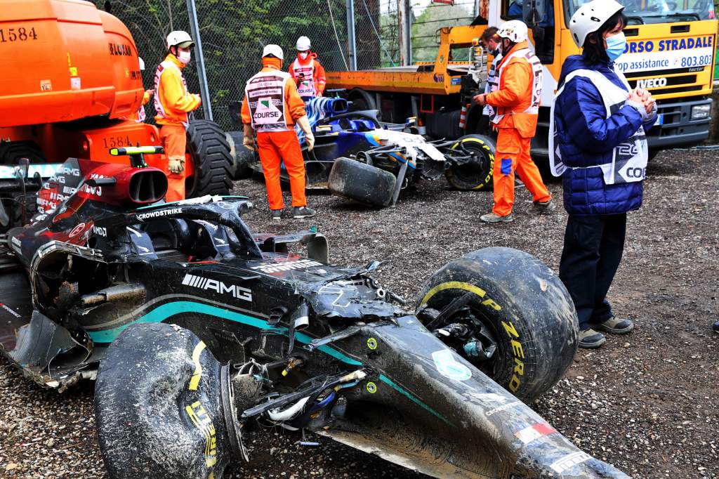Valtteri Bottas George Russell stürzt Imola 2021 ab