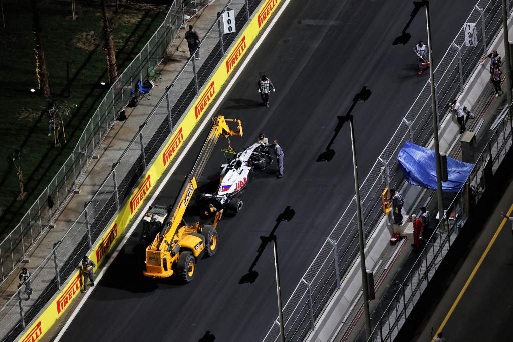 Nikita Mazepin Haas F1 2021 Saudi Arabia GP crash