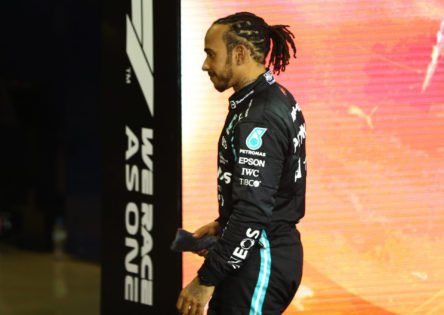 Villeneuve makes a grim statement about Lewis Hamilton’s F1 return, comparing him to Rosberg