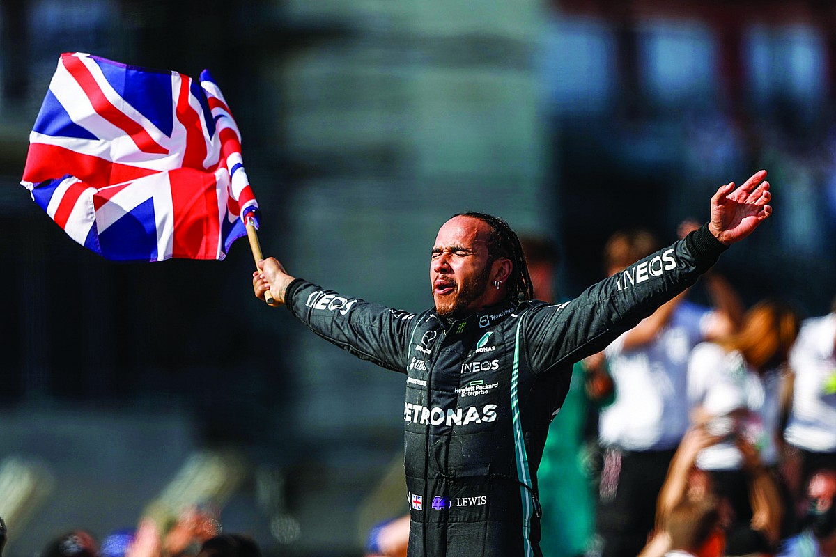 Hamilton will have to 'be aggressive' to reclaim the F1 world title