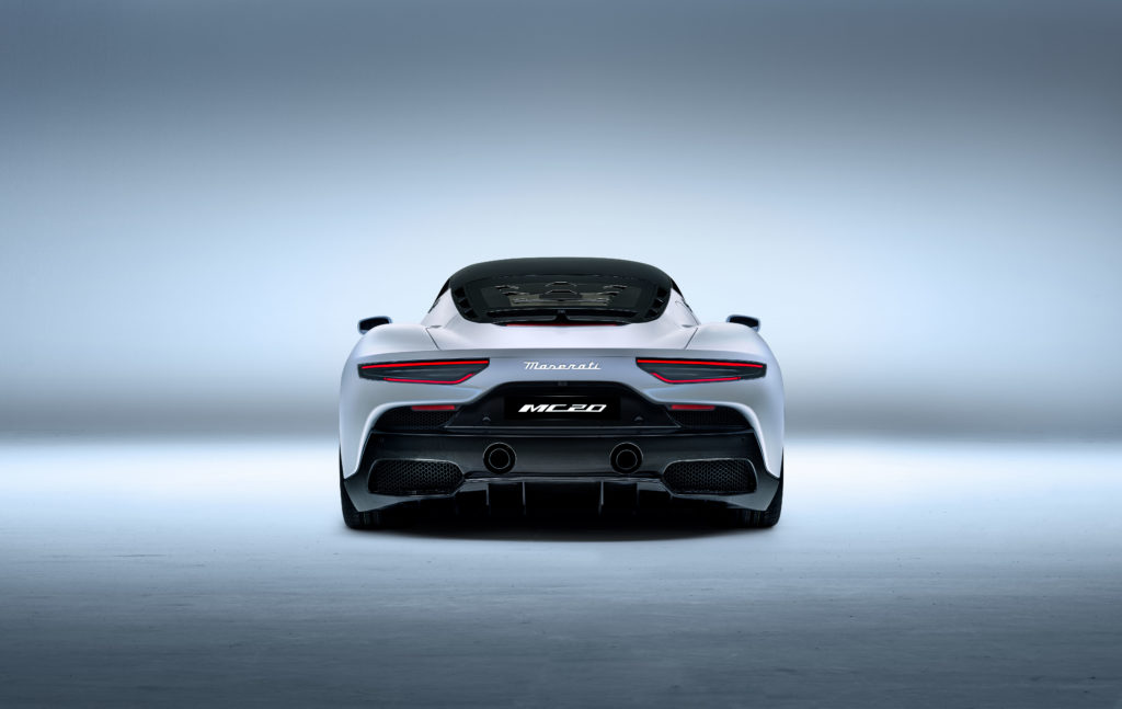 Maserati MC20 vs McLaren 600LT