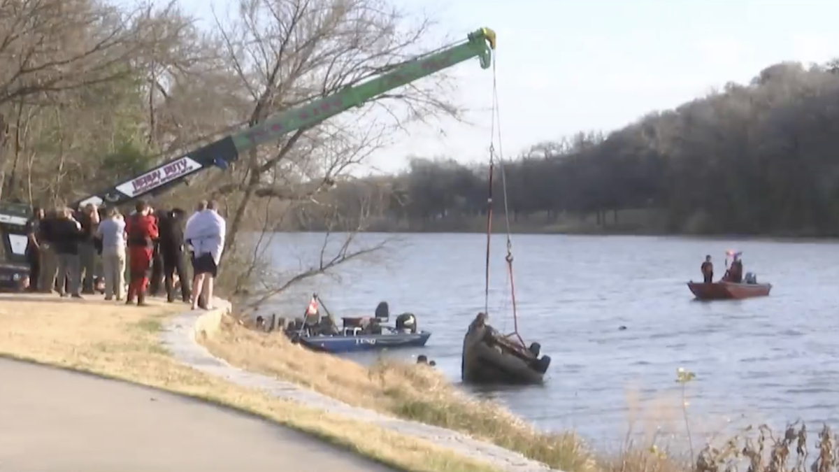 Divers find missing Texas woman's car in Brazos River