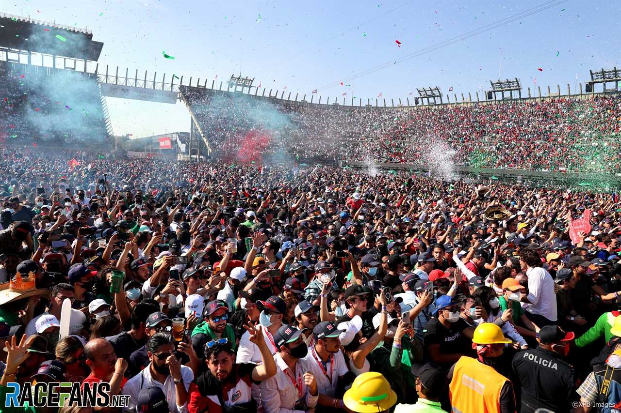 Fans, podium, Mexico City, Mexico, 2021