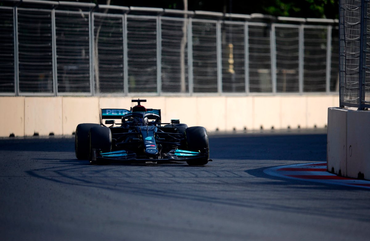 Leclerc does not write off Mercedes despite early F1 fights in Baku