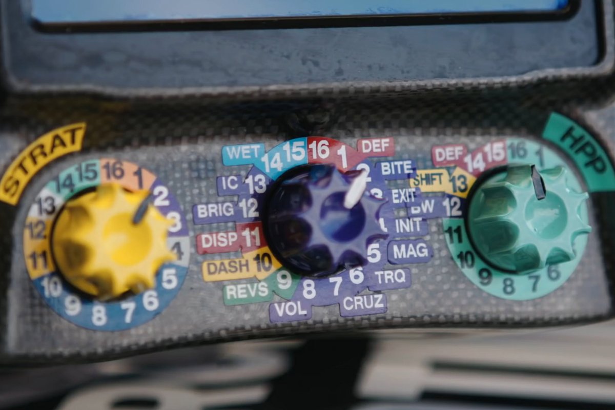 Mercedes W12 steering wheel detail