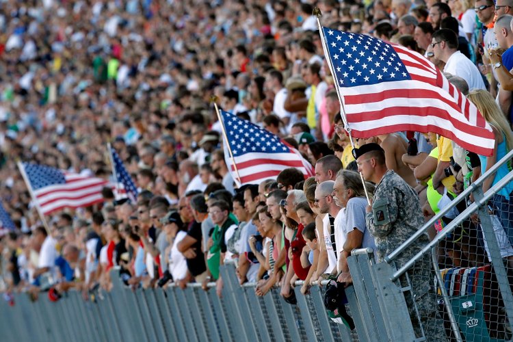 2012-charlotte-may-nascar-sprint-cup-series-race-fans-flags F1 Domenicali