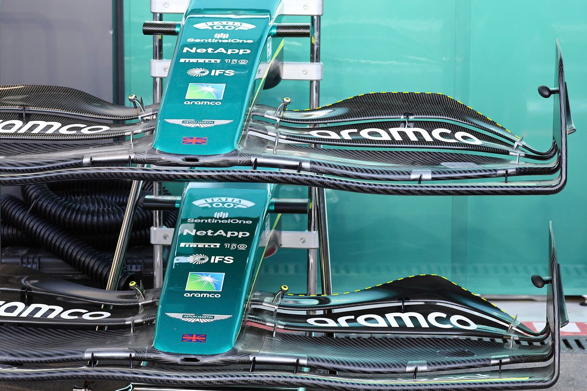 Aston Martin AMR22 front wing comparison