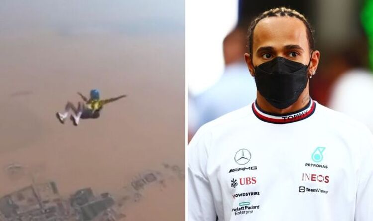 Lewis Hamilton jumps out of plane 10 times as F1 star goes sky diving on day off |  F1 |  Sports