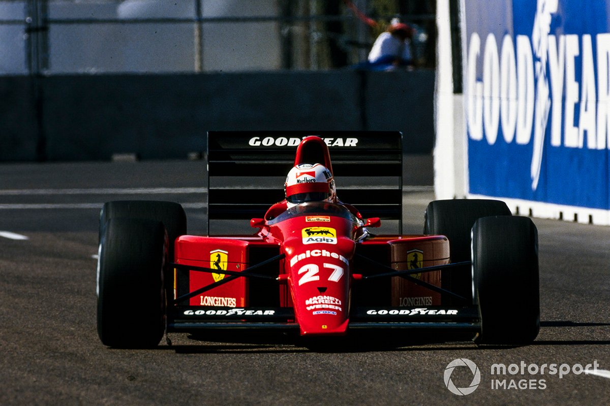 Barnard's introduction of the semi-automatic gearbox to the 1989 Ferrari 640, driven here by Nigel Mansell at Phoenix, put H-pattern 'boxes out to pasture 