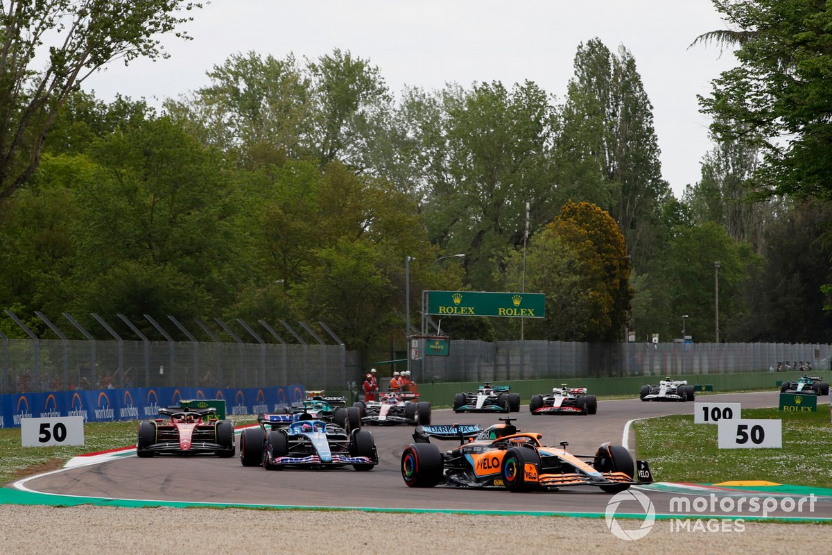 Daniel Ricciardo, McLaren MCL36, Fernando Alonso, Alpine A522, Carlos Sainz Jr, Ferrari F1-75