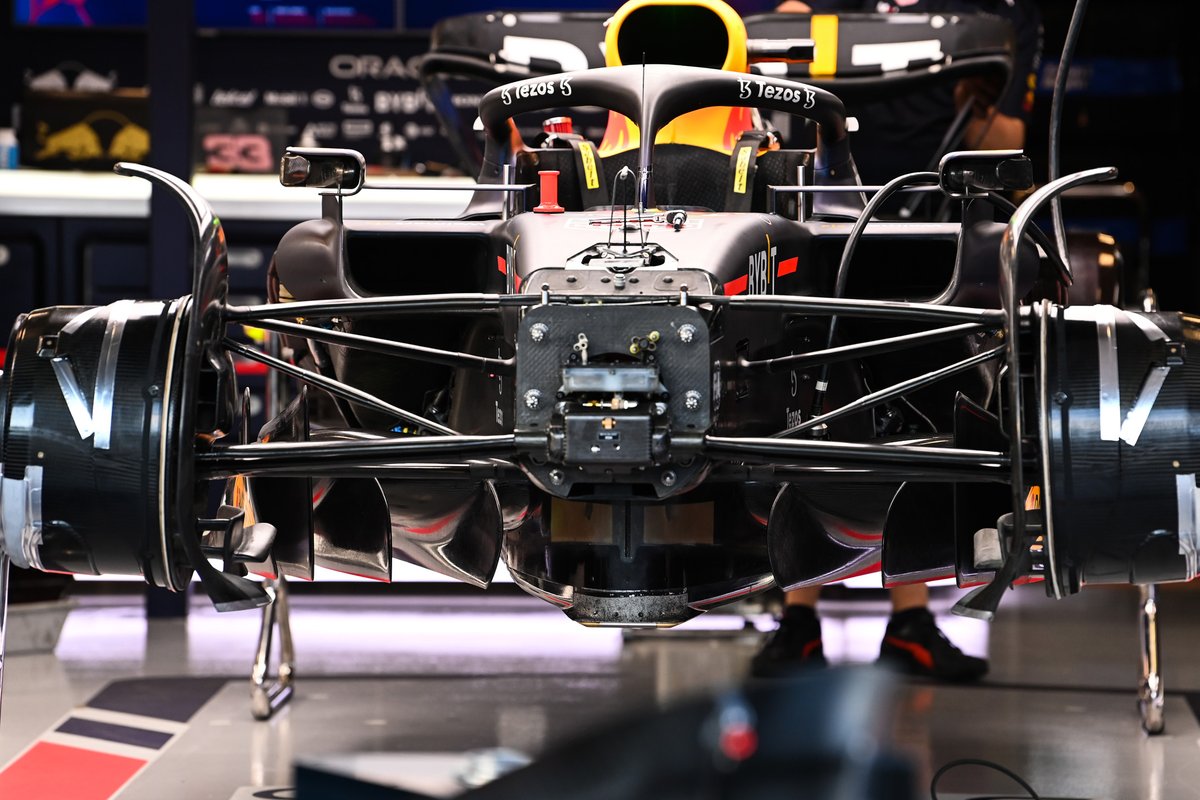 Red Bull Racing RB18 front detail