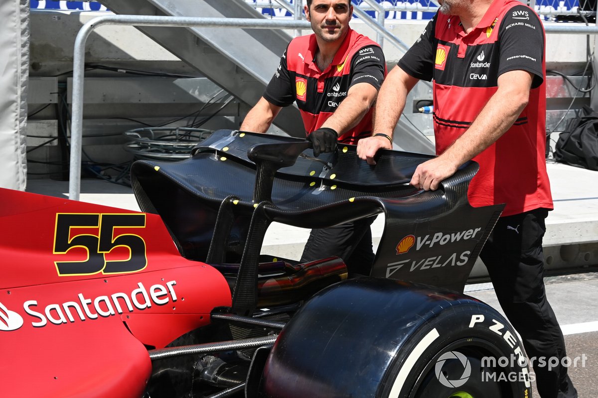 Carlos Sainz Jr Ferrari F1-75 detail