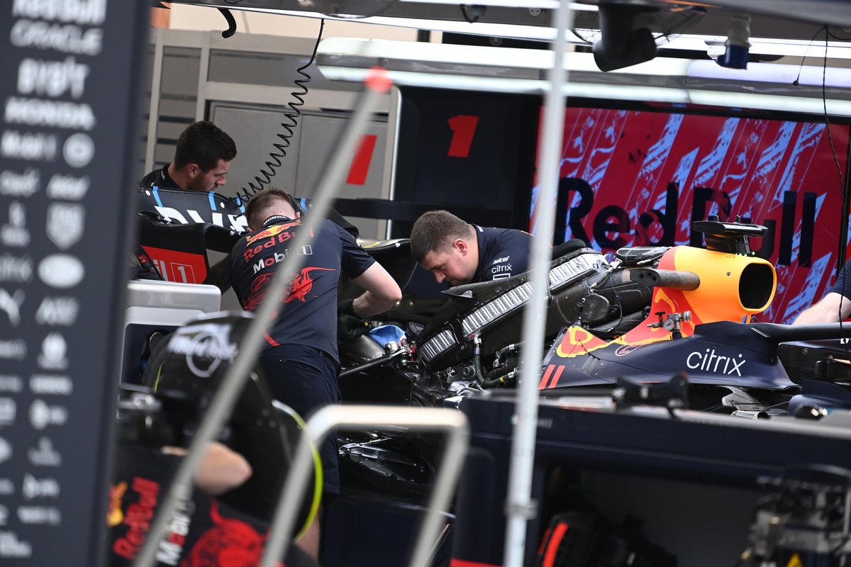 Red Bull Racing RB18 side detail