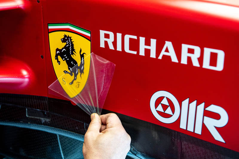 Ferrari to sport original prancing horse emblem