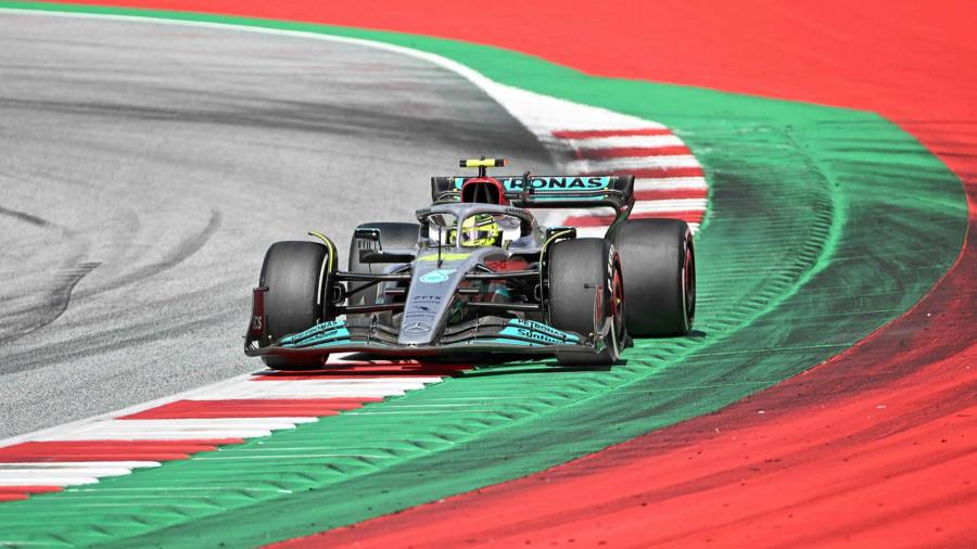 Mercedes' F1 team to invest in sustainable flight fuel