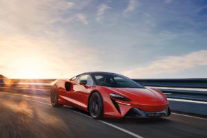 2022 McLaren Artura review: don’t let its looks deceive you