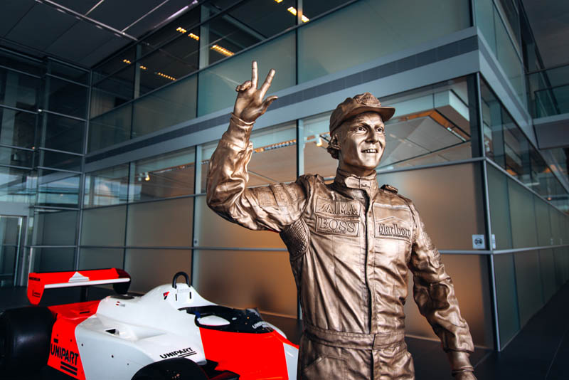 McLaren honors Lauda with bronze scupture