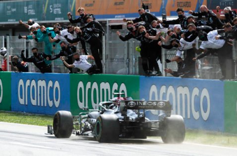 James Corden Takes Over as Daniel Ricciardo’s McLaren F1 Race Engineer – “You Smell Terrific”