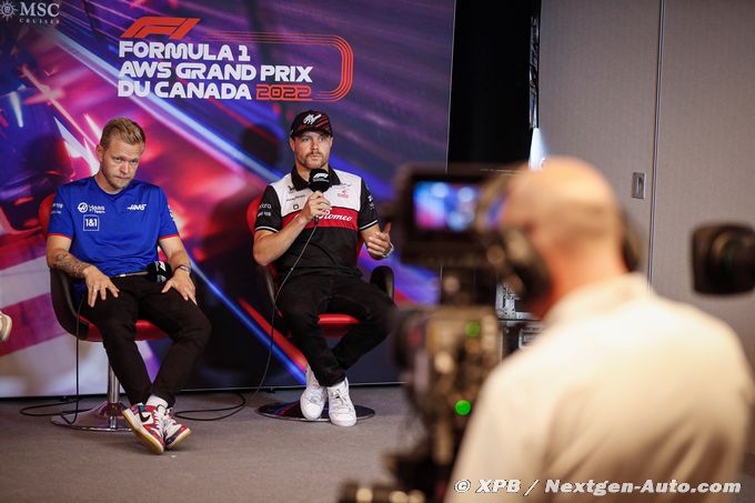 Bottas and Magnussen like to contribute