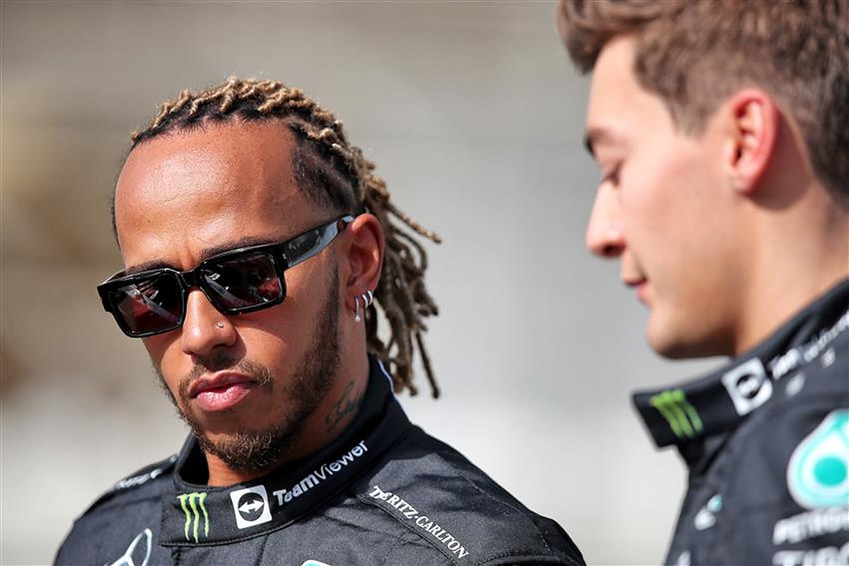 Ex-F1 champion fires Lewis Hamilton accusation while praising George Russell