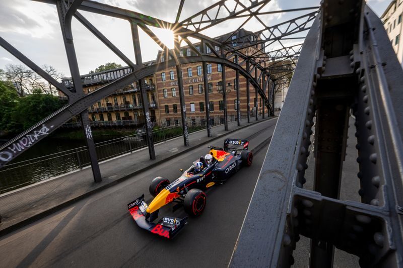 Swedish football star Emil Forsberg teams up with David Coulthard for a unique two-seater experience