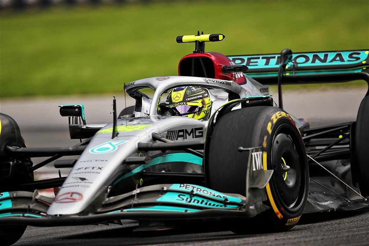 Mercedes F1 Team part-owner ready to purchase Manchester United