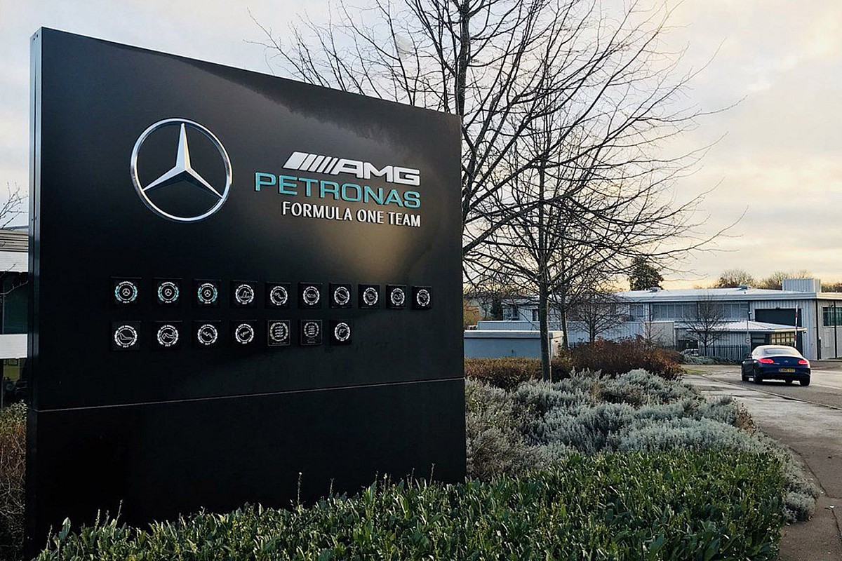 Mercedes' £6 million F1 energy bill prompts solar farm plan