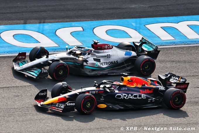 Hill predicts a Mercedes victory (...)