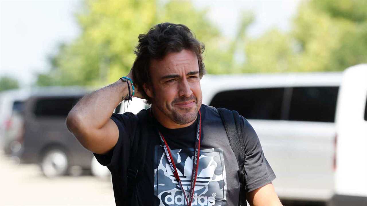 Aston Martin war of 'difficult' situation emerging with Fernando Alonso : PlanetF1