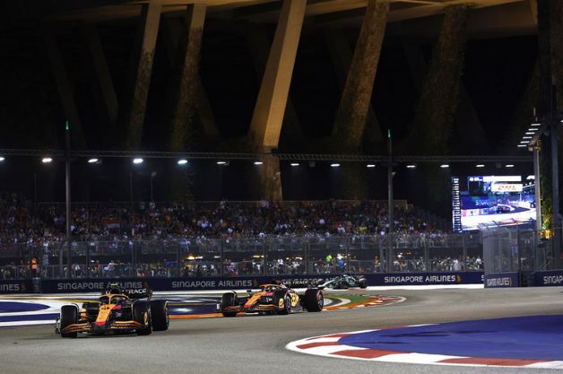 McLaren Racing F1 Singapore GP race – Very good day with both cars in the Top 5