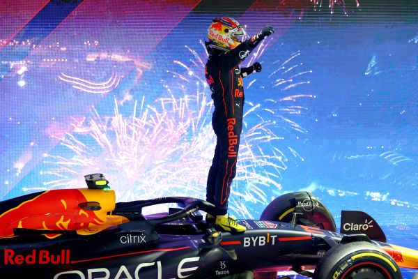 Oracle Red Bull Racing Signapore GP race - Victory for Sergio Perez
