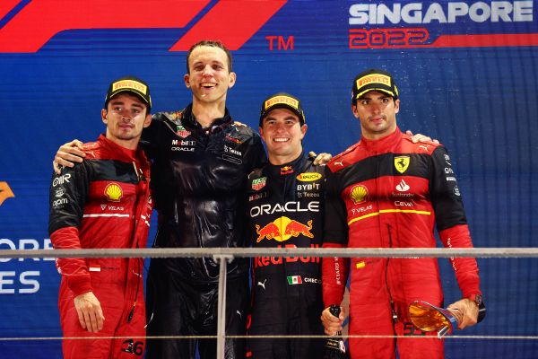 Oracle Red Bull Racing Signapore GP race – Victory for Sergio Perez