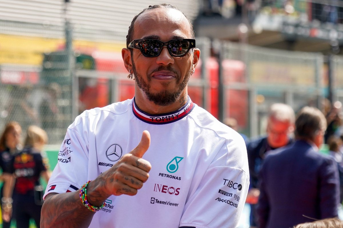 37-Year-Old Mercedes Star Lewis Hamilton Remembers "The Kid In Him" ​​After Watching His Physiotherapist's Adorable Action