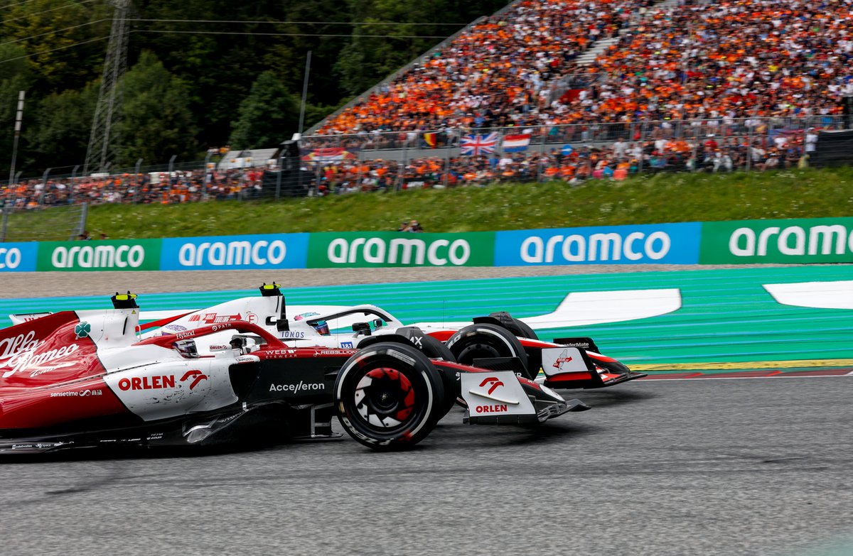 Zhou Guanyu, Alfa Romeo C42, Mick Schumacher, Haas VF-22