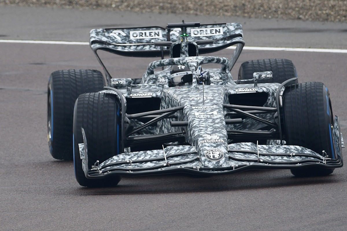 Alfa Romeo's 2022 F1 car revealed at Fiorano shakedown