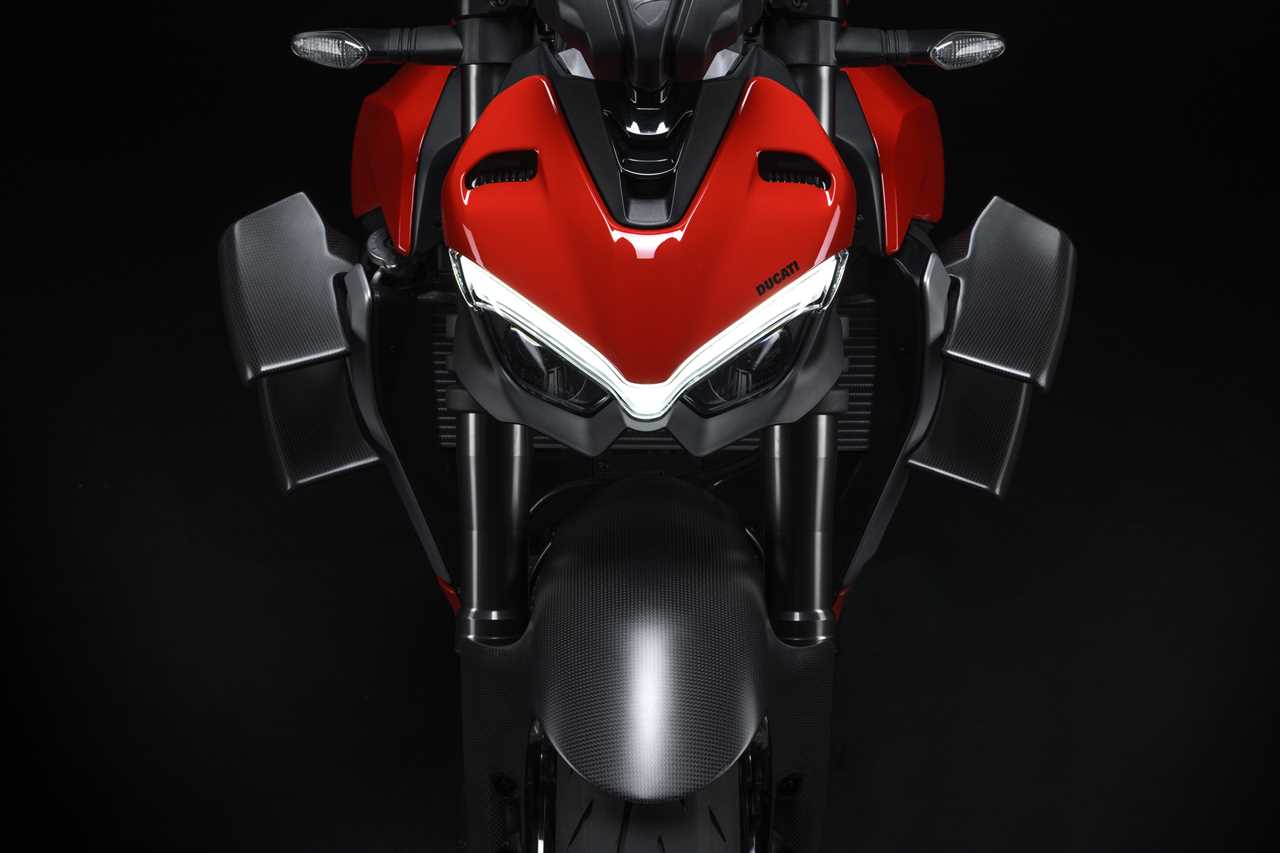 New Ducati efficiency accessories readied to improve the Streetfighter V2