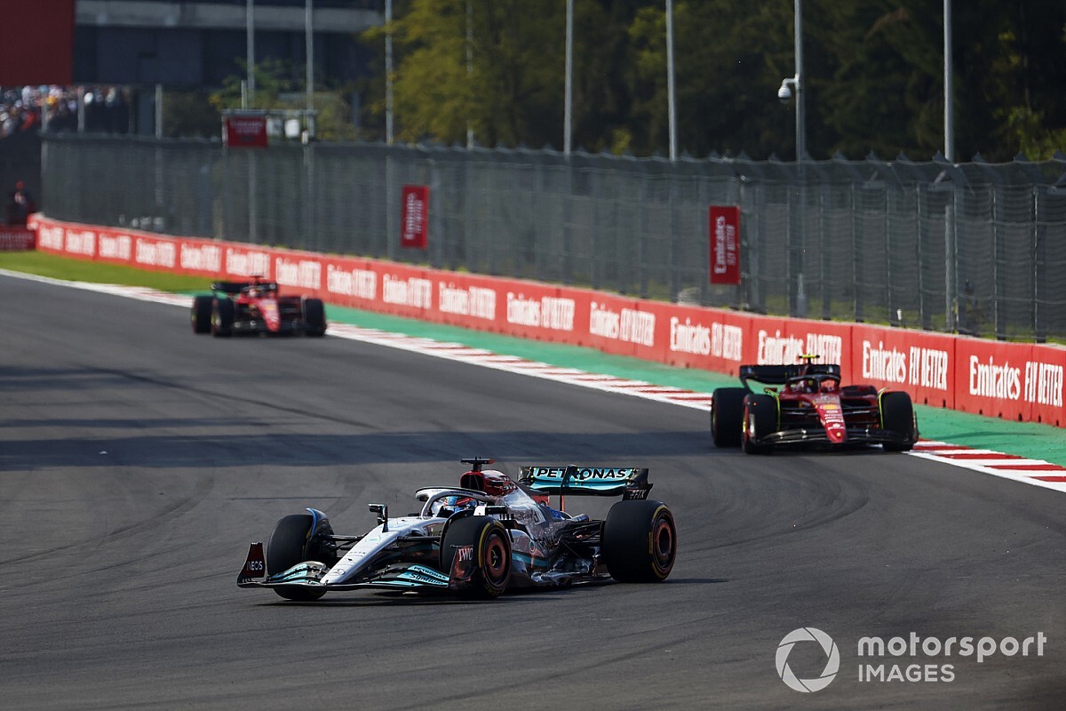 Mercedes would prefer F1 race win over second in constructors' standings