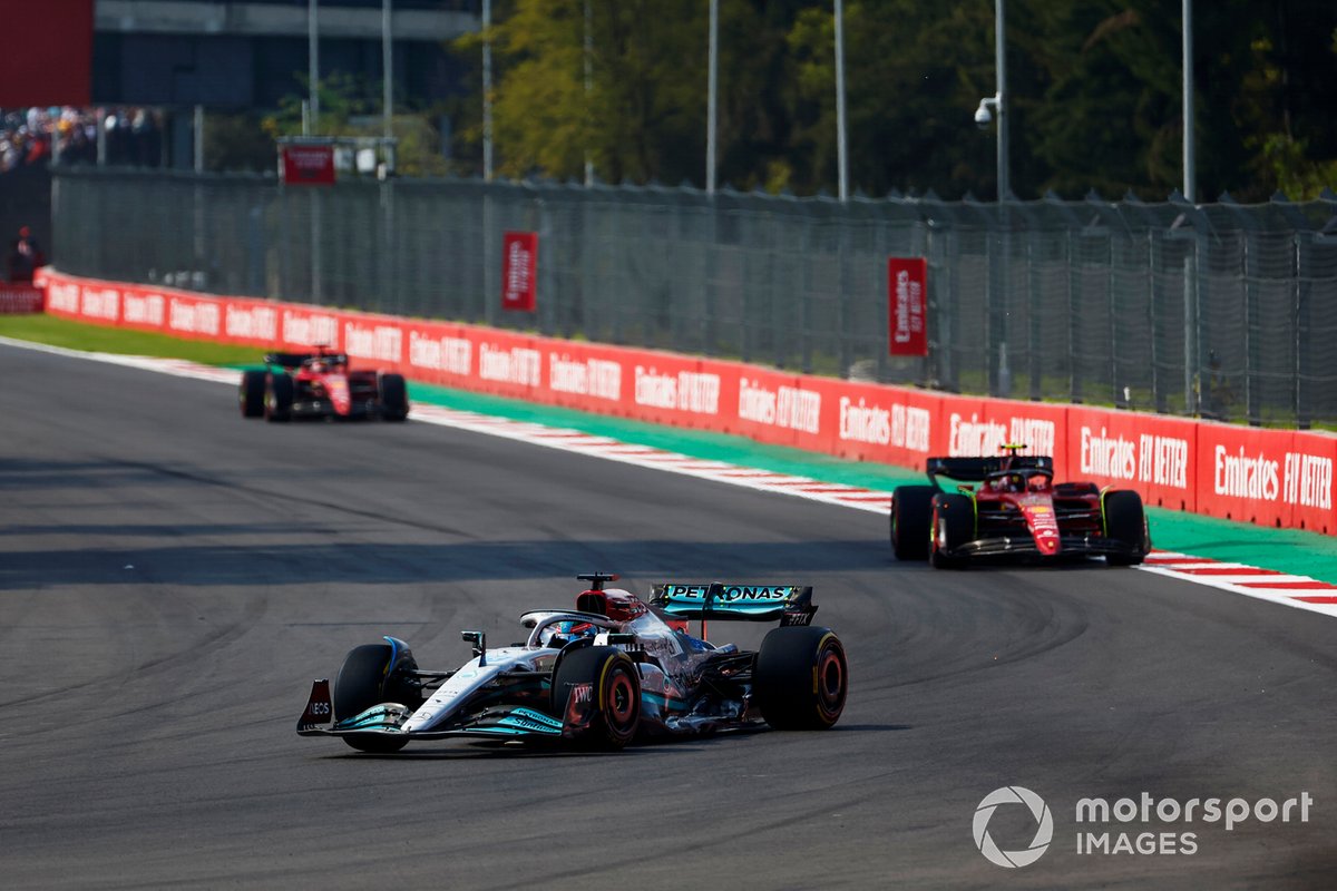 George Russell, Mercedes W13, Carlos Sainz, Ferrari F1-75, Charles Leclerc, Ferrari F1-75