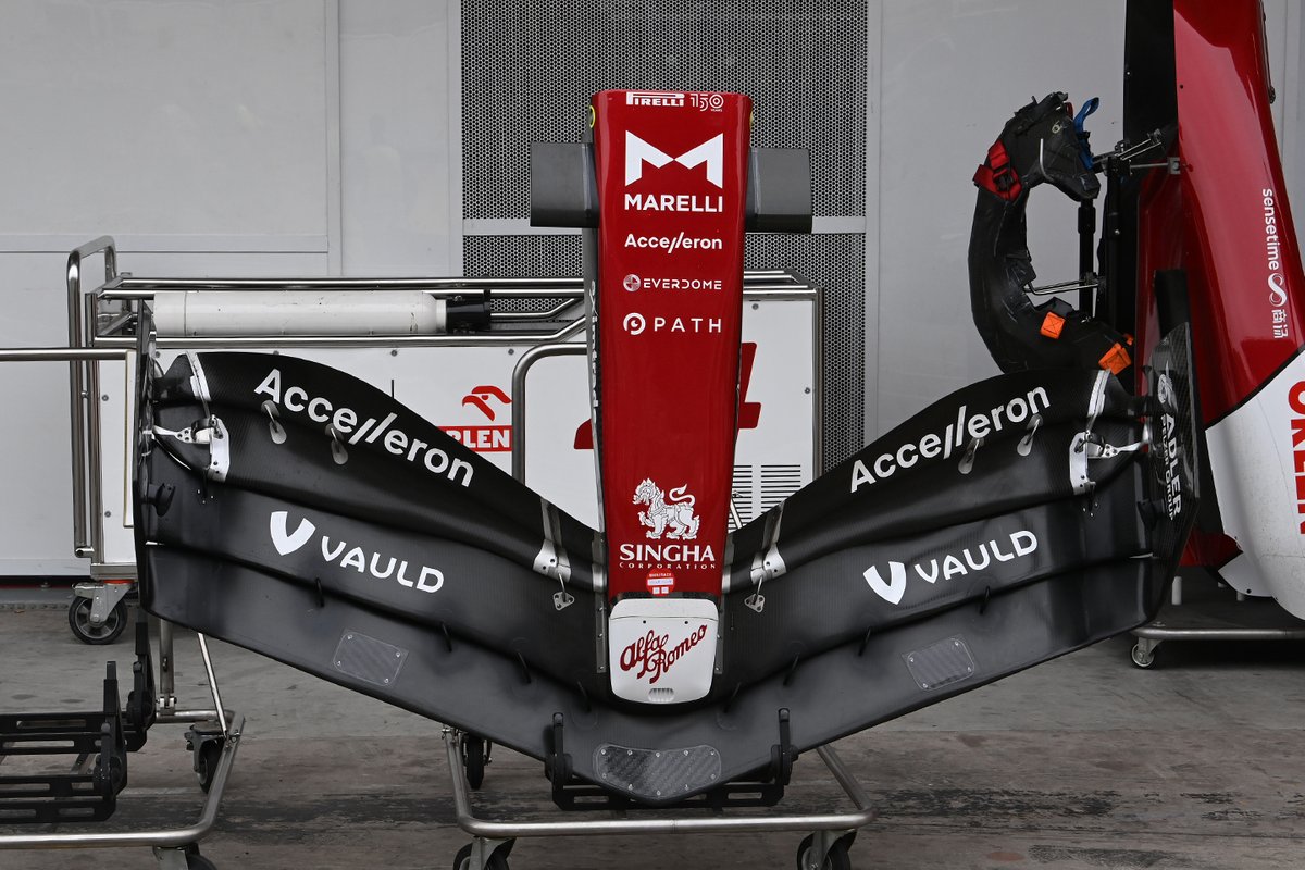 Alfa Romeo Racing C42 nose and front wing detail