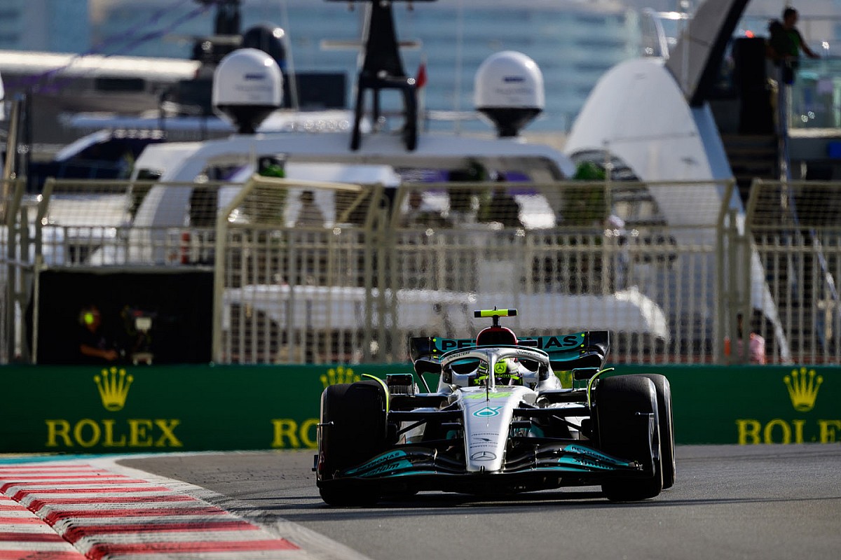 Hamilton facing stewards' investigation over FP3 red flag rules breach