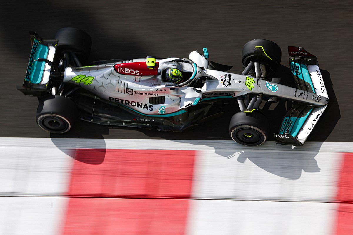 Hamilton leads Russell in first F1 practice